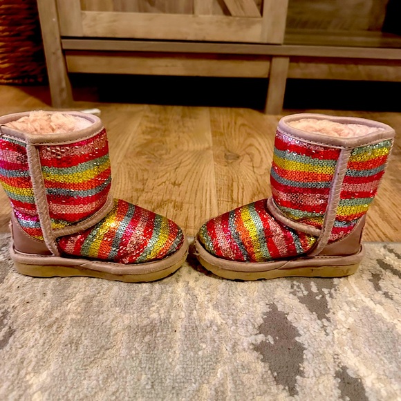 UGG rainbow sequin boots toddler size 7 - Picture 3 of 6